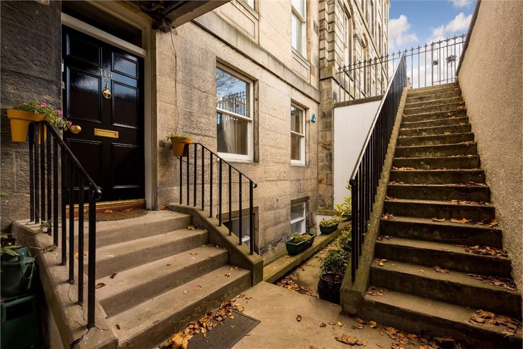3 bed garden & ground flat for sale in New Town
