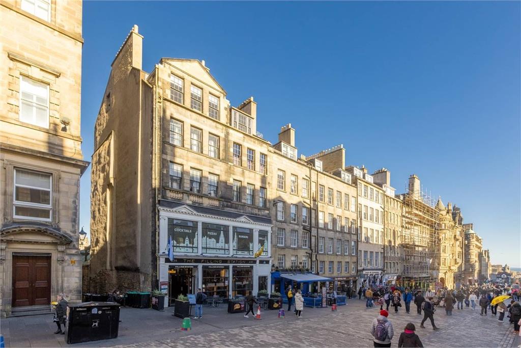 1 bed second floor flat for sale in Old Town