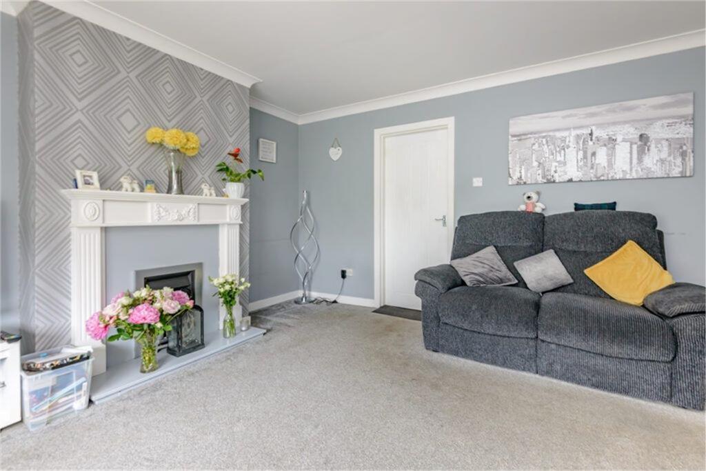 128 Gilmerton Dykes Road, Edinburgh, EH17 8PE